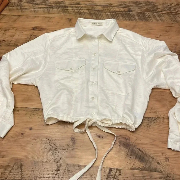 RedBerry Fashion cream button crop blouse small - Picture 1 of 9